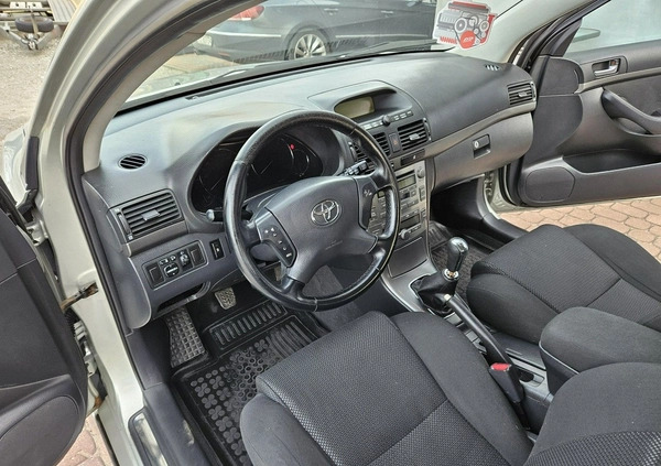 Toyota Avensis cena 9999 przebieg: 320000, rok produkcji 2005 z Łochów małe 106